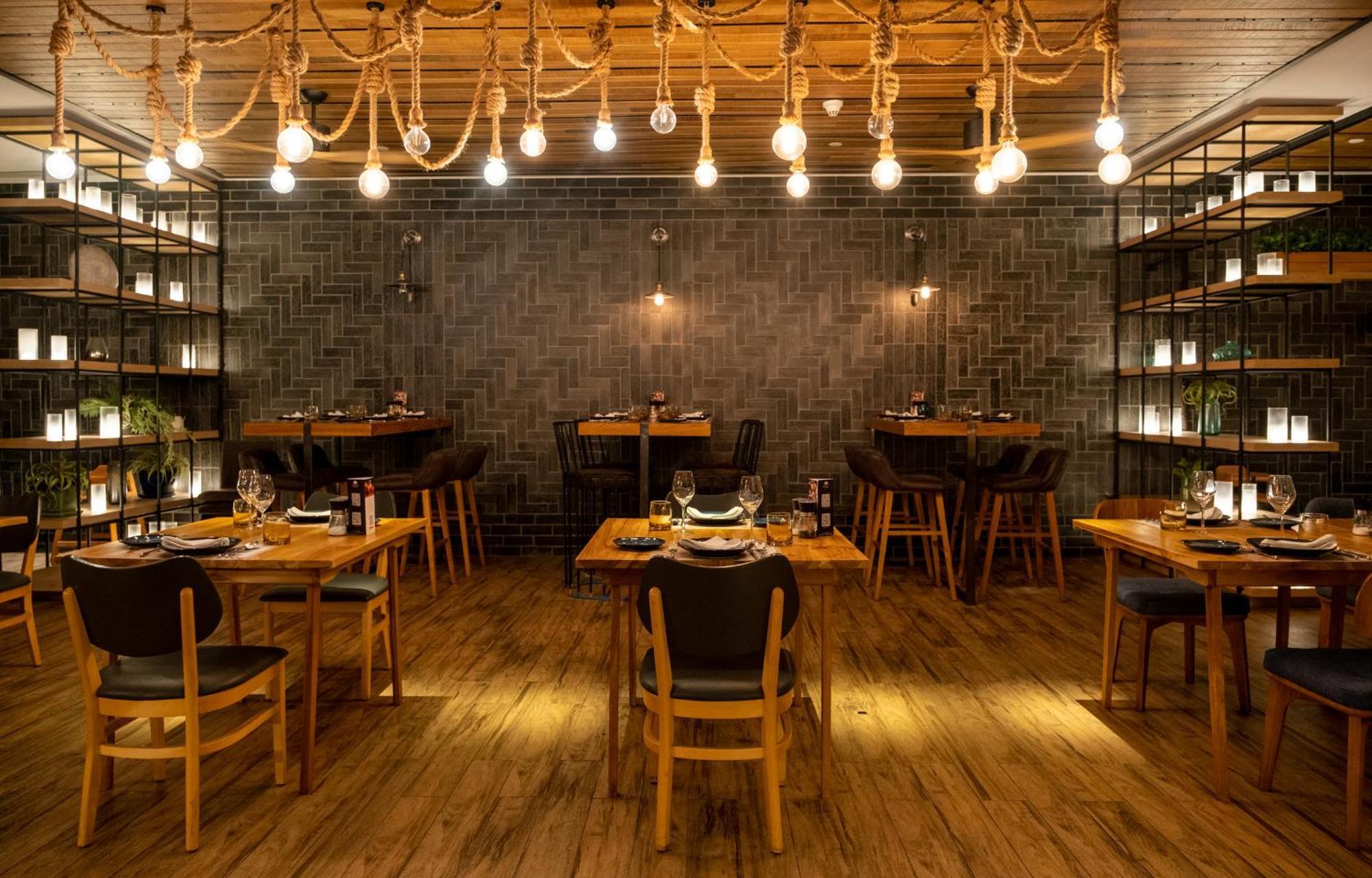 Hotel Indigo Phuket Patong By Ihg Экстерьер фото Restaurant interior