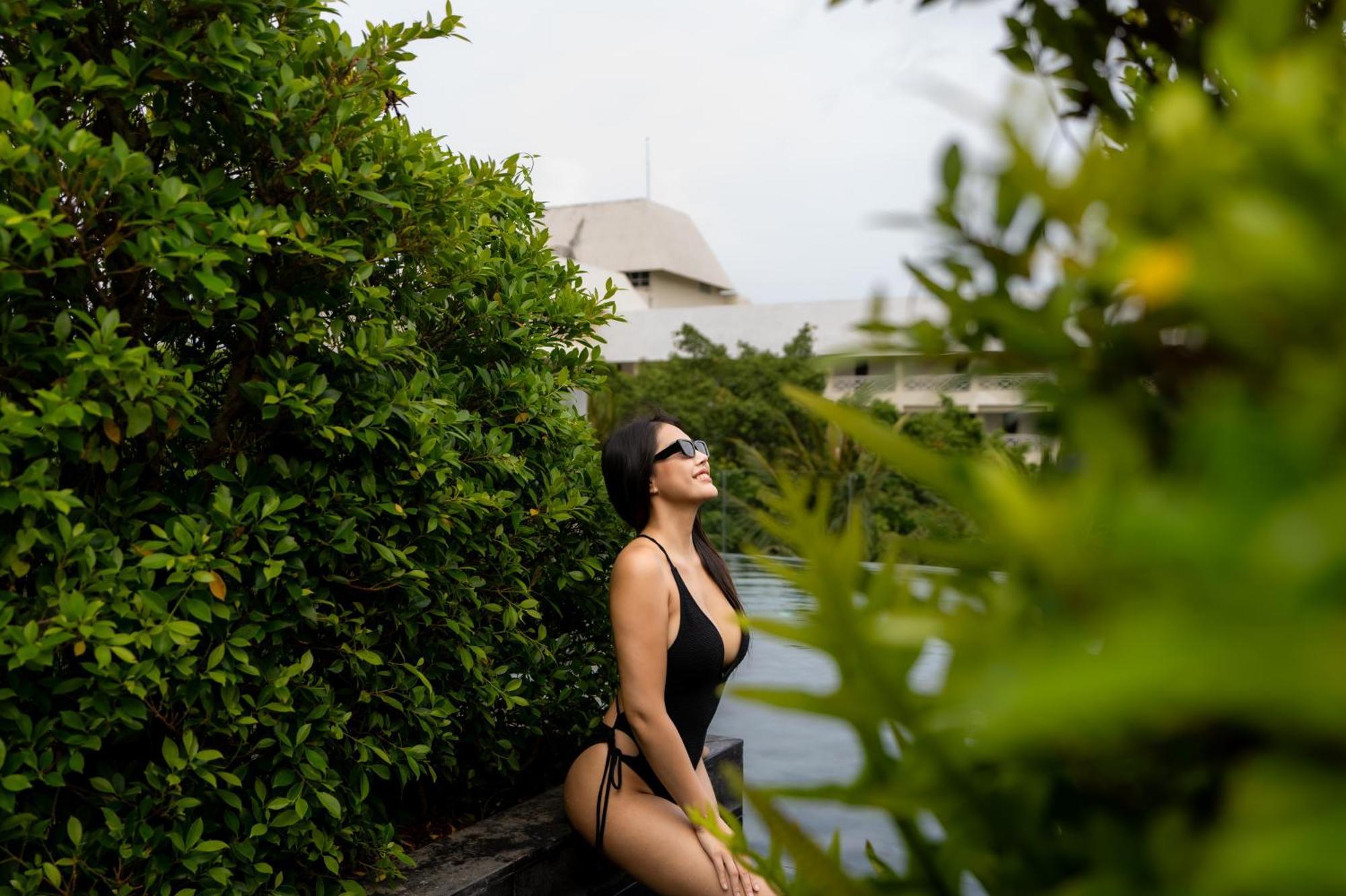 Hotel Indigo Phuket Patong By Ihg Экстерьер фото A woman wearing a monokini
